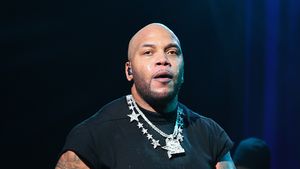 Gemeinsamer Urlaub: Was läuft zwischen Ashanti und Flo Rida? | Promiflash