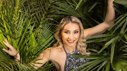 Anna Carina Woitschack Zieht Sich F r Playboy Shooting Aus anna-carina-woitschack-zieht-sich-f-r-playboy-shooting-aus