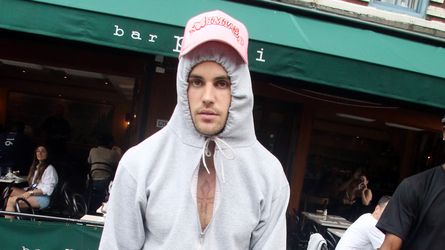 Schlabber-Look: Rutscht Justin Biebers Hose etwa runter?