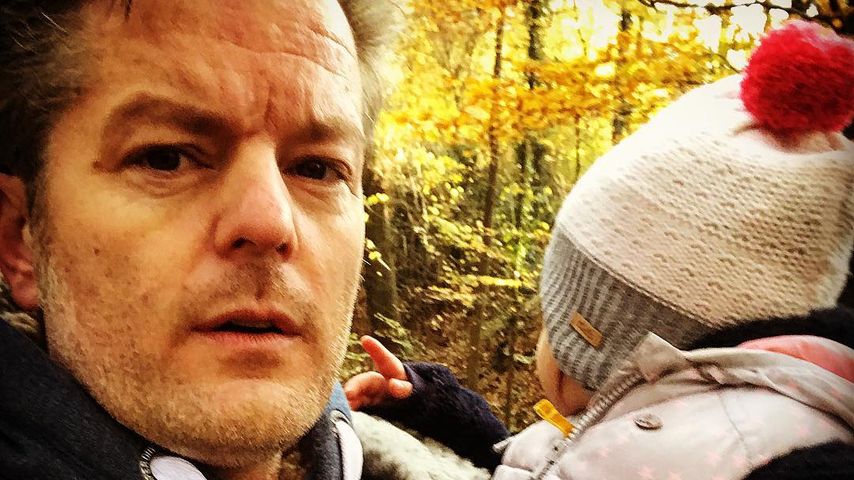 André Dietz beim Spaziergang mit seiner Tochter