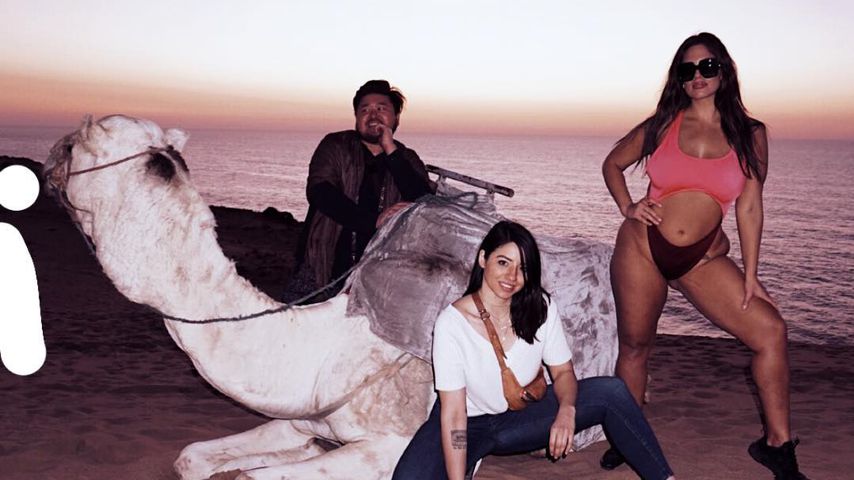 Bikinishow: Curvy Ashley Graham versext uns die Feiertage!