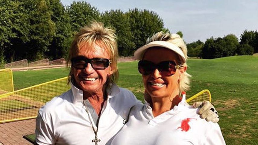 Auf dem Golfplatz: Nippel-Alarm bei Bert Wollersheims Ginger
