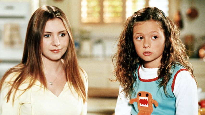 Beverley Mitchell und Mackenzie Rosman in "Eine himmlische Familie"