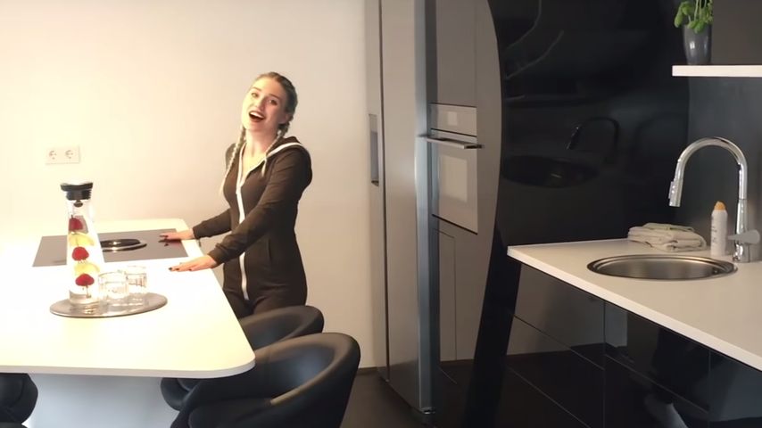 Bibi Heinicke in ihrer neuen Wohnung