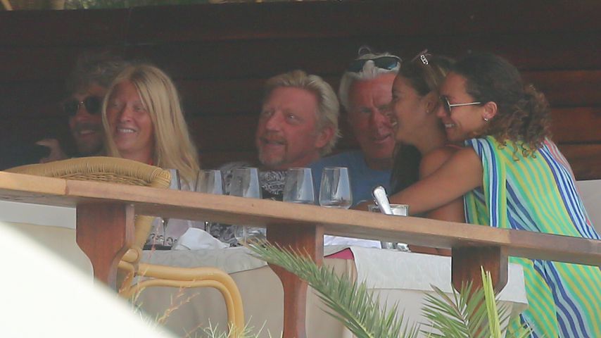 Boris und Lilly Becker beim gemeinsamen Essen mit Freunden auf Ibiza