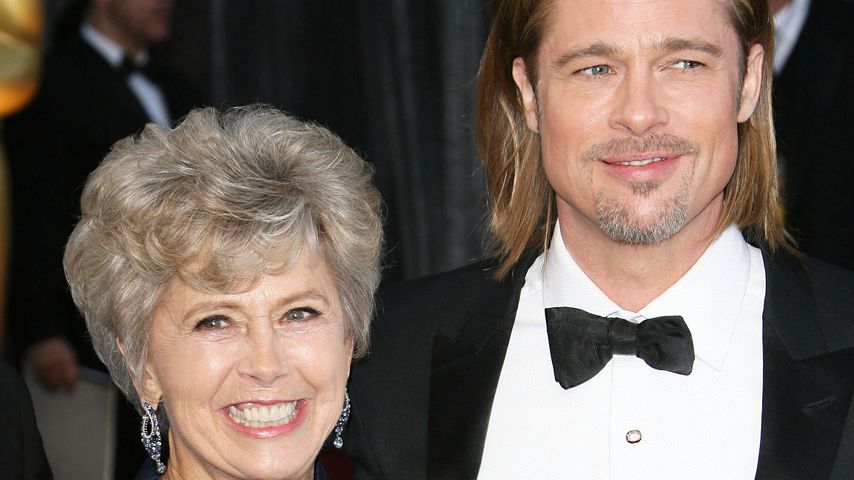 Brad Pitt und seine Mutter Jane Etta Pitt bei der Oscar-Verleihung 2012