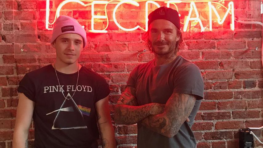 Brooklyn und David Beckham im Museum of Ice Cream