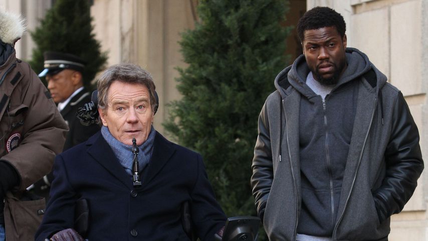 Bryan Cranston und Kevin Hart am Set des Remakes von "Ziemlich beste Freunde" in New York
