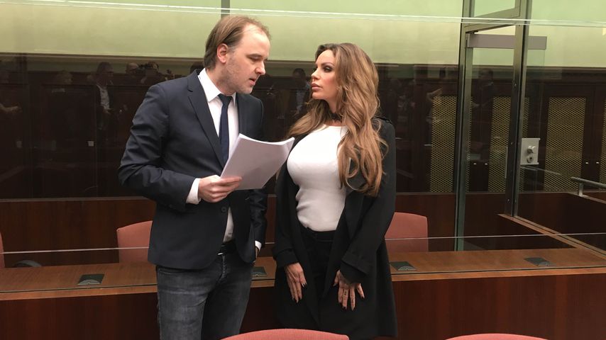 Gina-Lisa Lohfink und ihr Anwalt Burkhard Benecken im Kammergericht Berlin