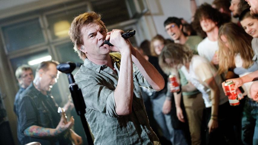 Die Toten Hosen: Ist Frontmann Campino bald verheiratet? | Promiflash.de