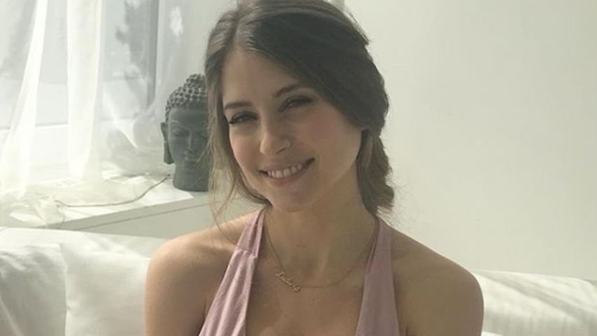 Cathy Hummels beim Shooting für ihr Yoga-Buch