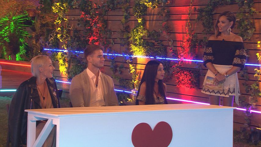 Catrina, Marvin, Midi und Jana Ina Zarella bei "Love Island"
