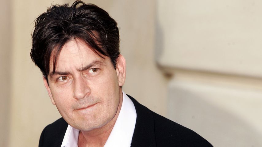 Charlie Sheen Jugendamt Nimmt Ihm Die Kinder Weg Promiflash De