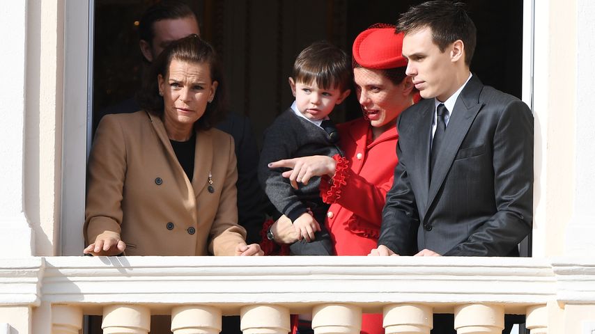 Charlotte Casiraghi mit Raphaël und Prinzessin Stephanie mit deren Sohn Louis