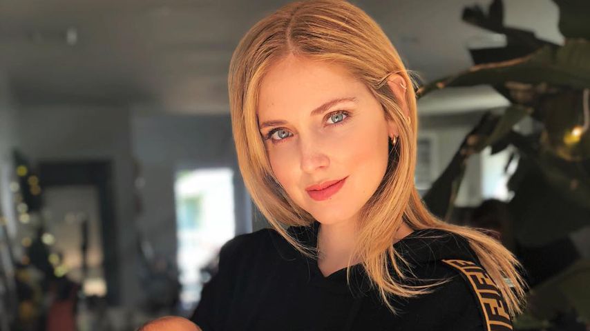 Hündchen ist neidisch: Chiarra Ferragni stillt Baby Leone!