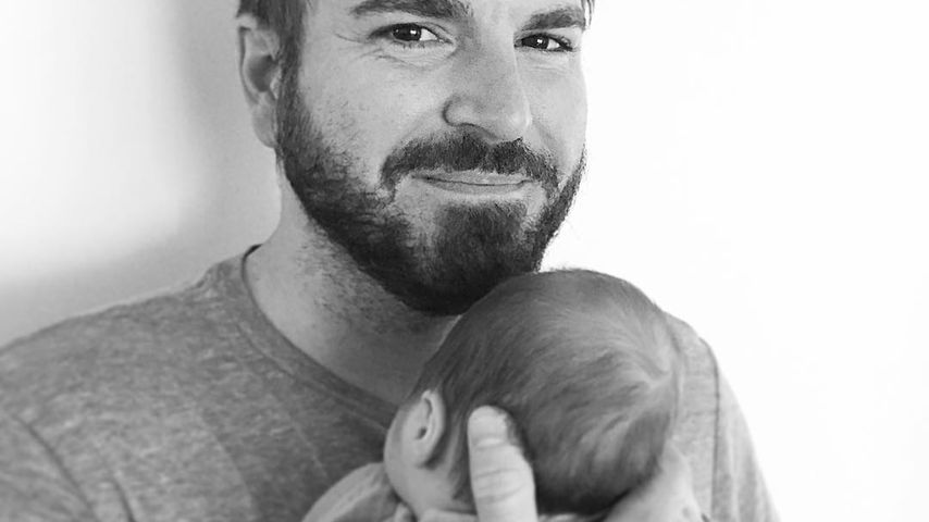 TV-Koch Chris Crary mit Baby