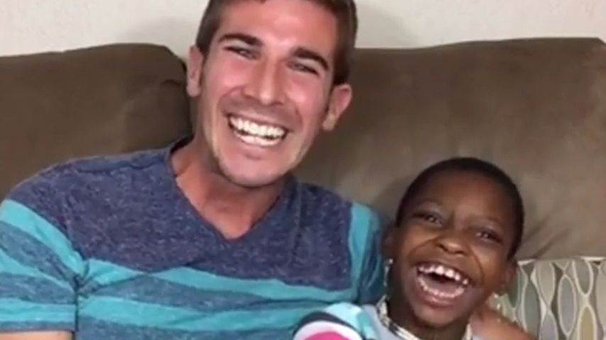 Netz-Hype: Lehrer Chris bringt behinderte Kids zum Strahlen