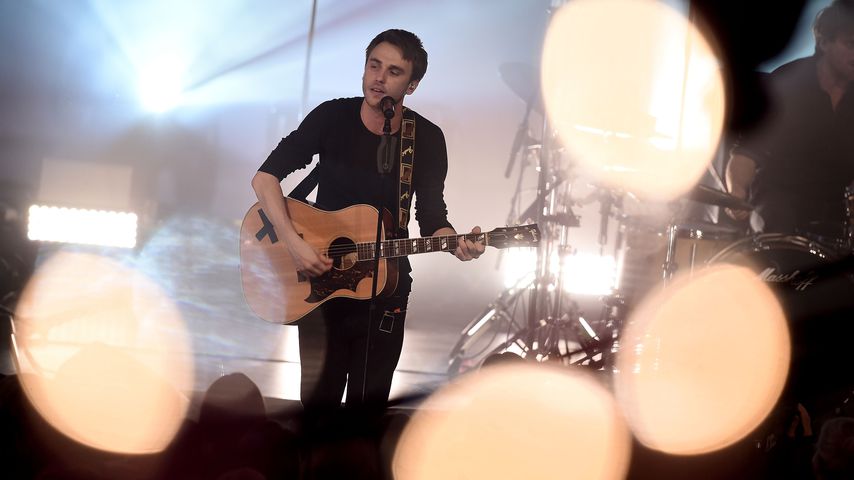 Clueso auf einem Konzert 2014 in Hannover