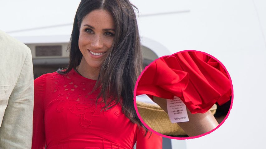 Witziger Kleid-Fauxpas: Bei Meghan lugt das Etikett heraus!