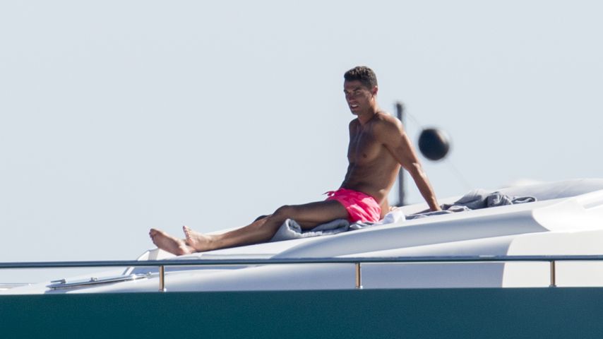 Cristiano Ronaldo auf einer Jacht vor Ibiza