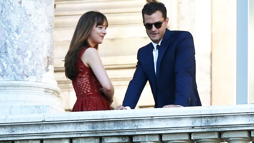 Hauptdarsteller Dakota Johnson und Jamie Dornan am Filmset von "Shades of Grey"