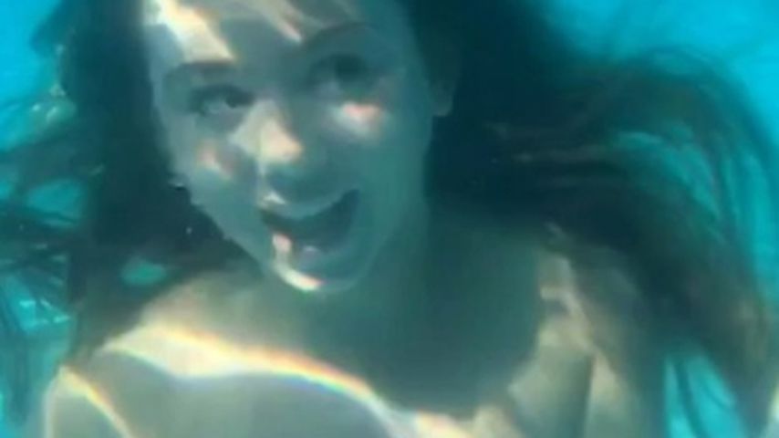 Aufgepasst, Lisa & Lena: Dalia Mya singt Songs unter Wasser!
