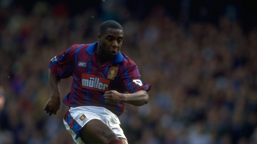 Dalian Atkinson vom Fußballclub Aston Villa im Jahr 1993