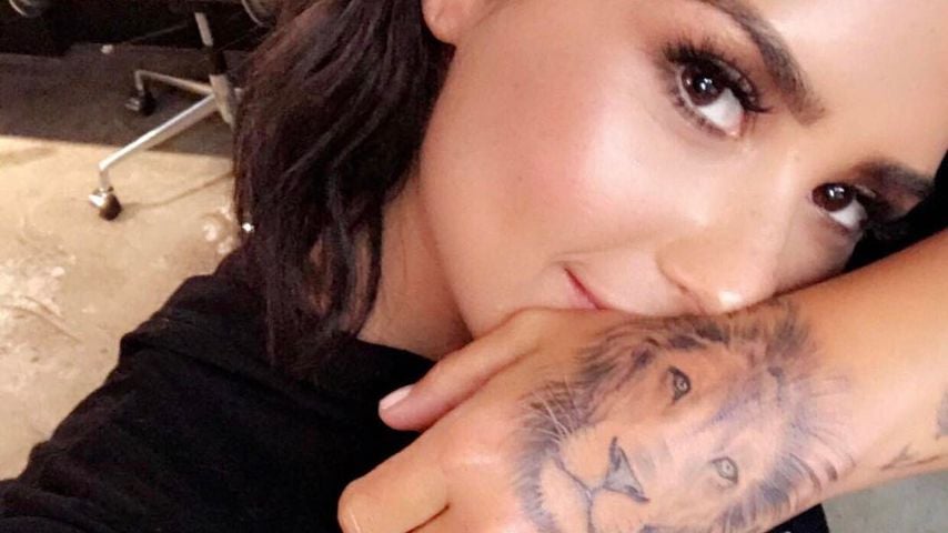 Neues Tattoo! Demi Lovato trägt nun einen Löwen auf der Hand