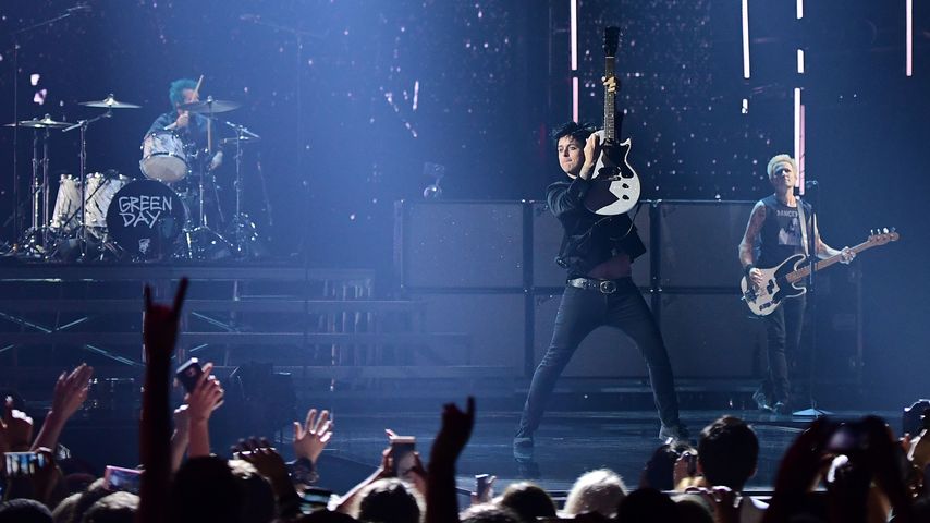 Green Day performen bei den MTV European Music Awards 2016