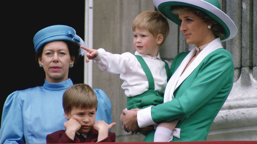 Prinzessin Margaret, Prinz William, Prinz Harry und Lady Di 1988