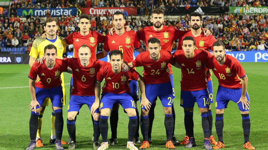 Die spanische Nationalmannschaft vor ihrem Testspiel gegen England im November 2015