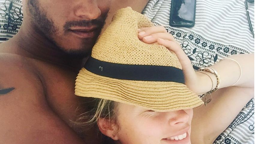DJ Sunnery James umarmt Doutzen Kroes