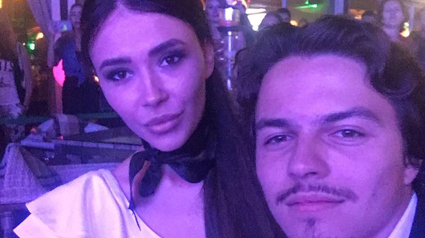 Egor Tarabasov mit einer Dame bei einem Konzert