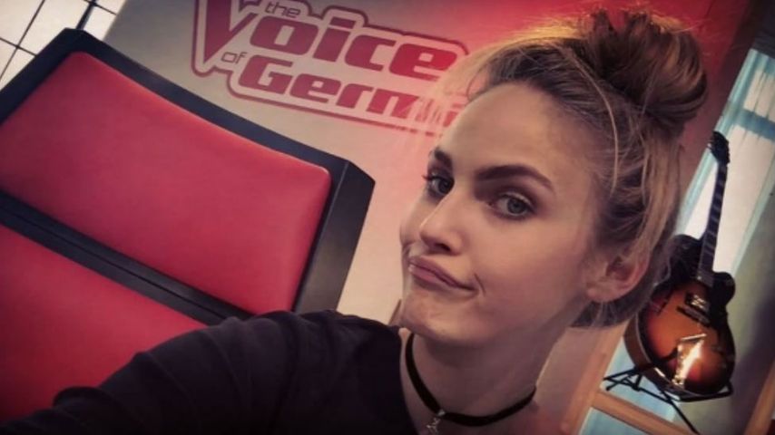 Model Elena Carrière