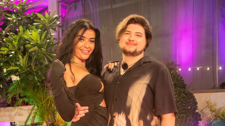 Elsa Latifaj und Aaron, "Beauty & The Nerd"-Team