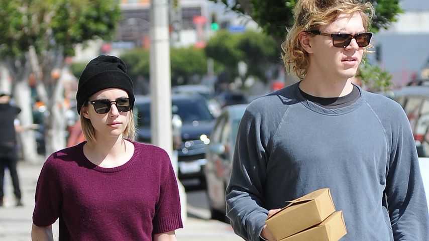 Emma Roberts und Evan Peters