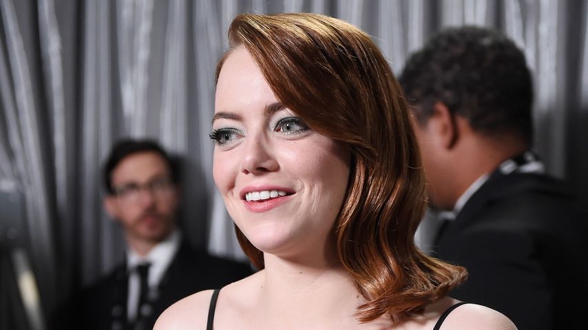 Emma Stone mit einem SAG Award 2017