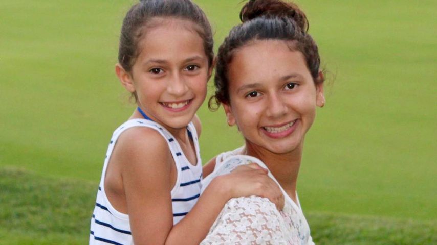 Emme Maribel Muñiz und Natasha Alexander
