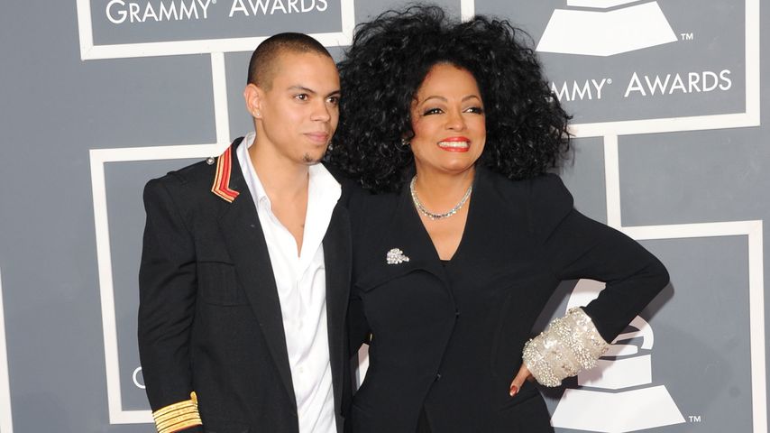 Evan Ross mit seiner Mutter Diana Ross bei den Grammys 2012 in Los Angeles
