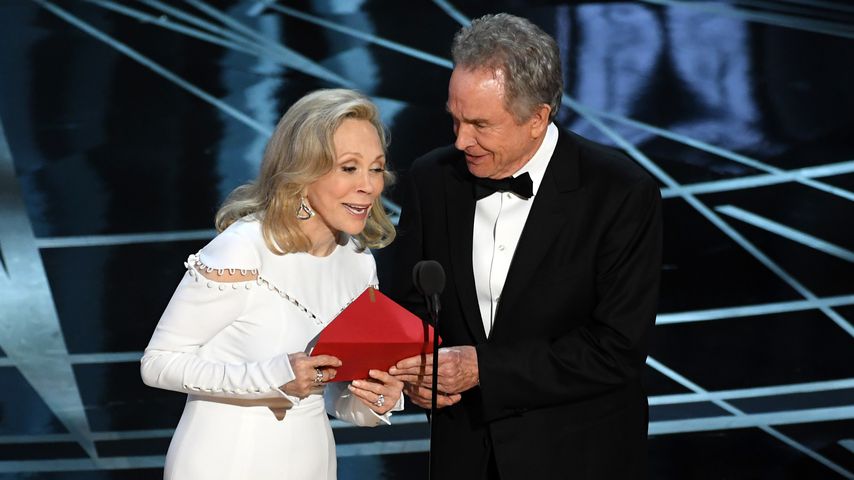 Faye Dunaway und Warren Beatty kurz vor der größten Oscar-Panne