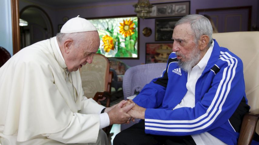 Fidel Castro (r.) bei Papst Franziskus