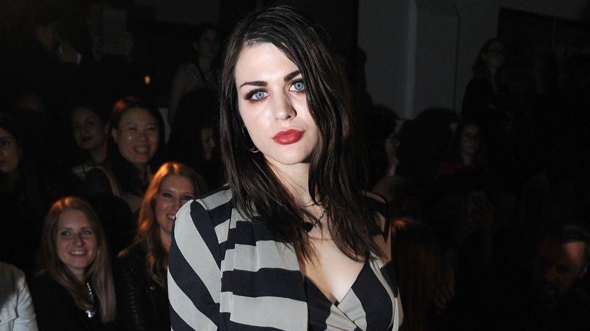 Frances Bean Cobain bei der Gareth Pugh Show auf der London Fashion Week