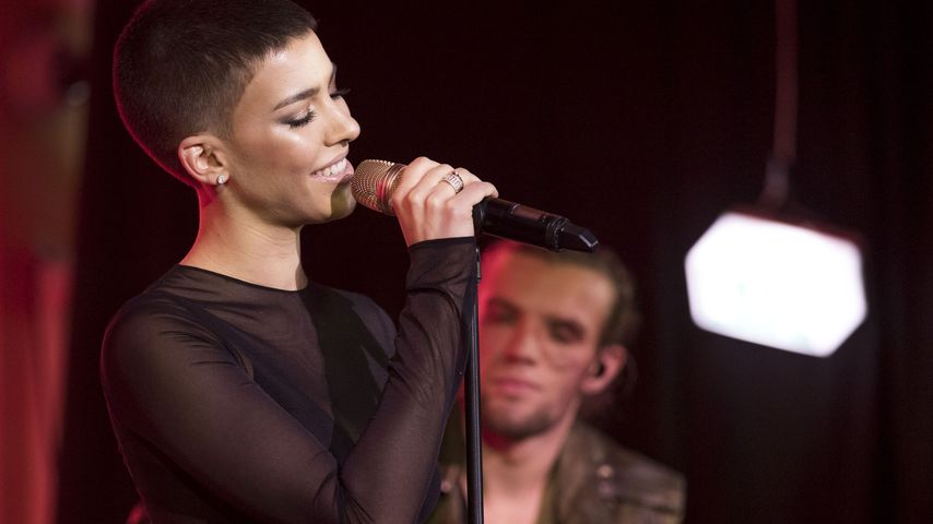 Alina Süggeler, Frontfrau von Frida Gold