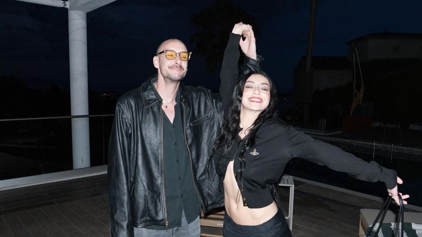 Überraschung: Charli XCX und George haben schon geheiratet