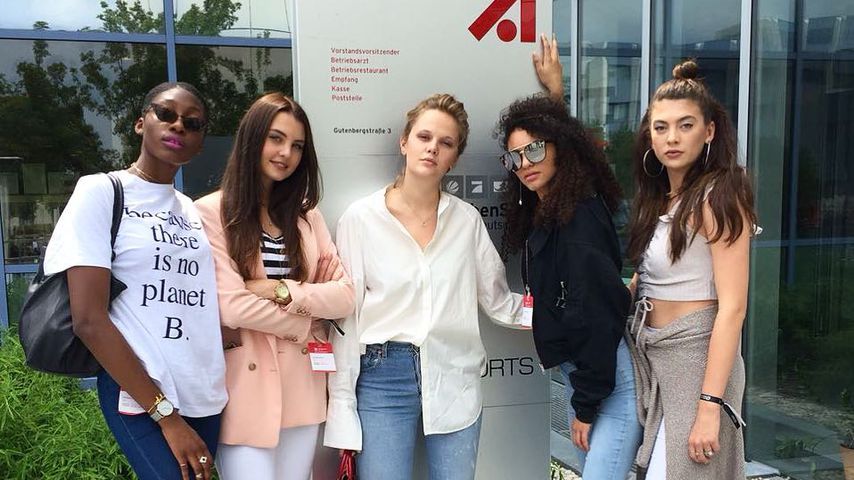 Trennung bei GNTM: So trösteten die Mädels Neu-Single Jenny
