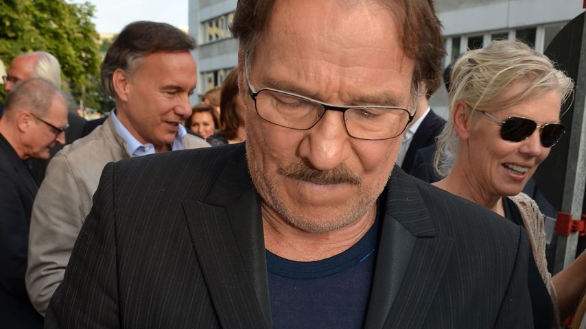 Götz George vor dem Kino "Babylon" in Berlin