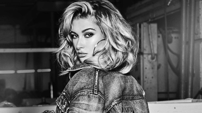 Hailey Baldwin als Model für GUESS