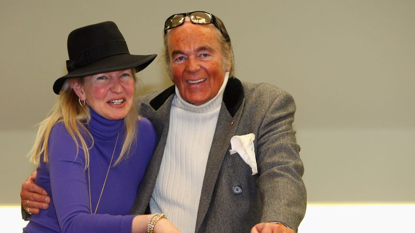 Titelhändler Hans-Hermann Weyer mit seine Ehefrau Christina in München