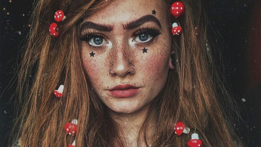 Kritzel-Kugeln: Diese YouTuberin tätowiert sich die Brüste