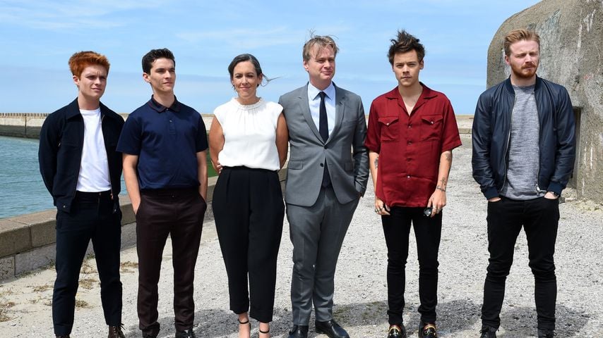 Harry Styles (2. v. r.) mit seinen Kollegen von "Dunkirk"